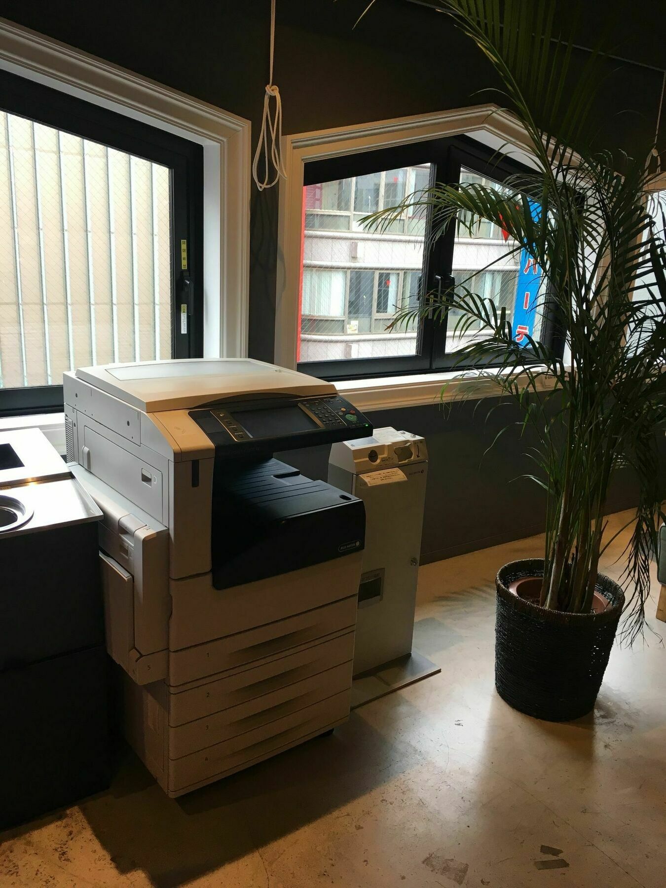 Отель Booth Netcafe & Capsule Токио Экстерьер фото